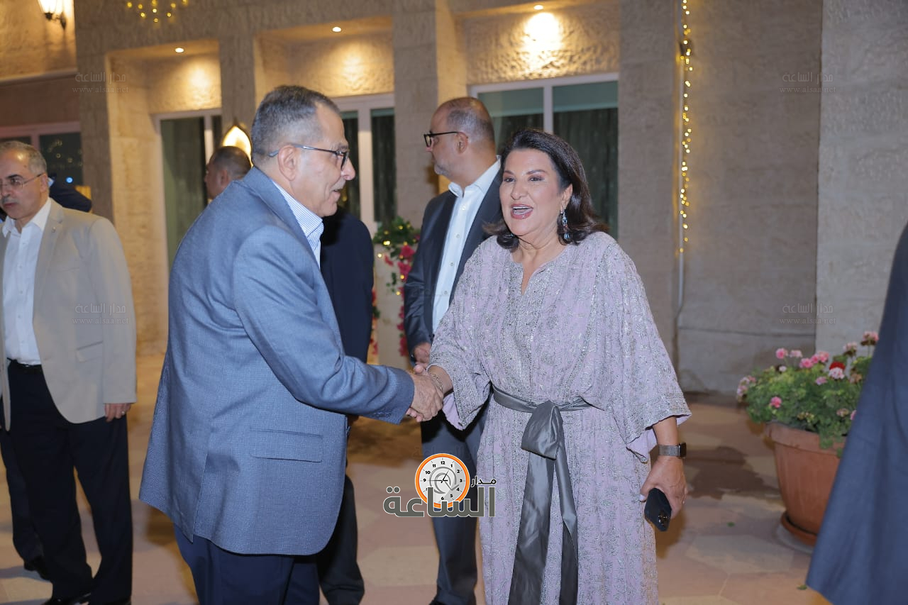 Madar Al-Saa Images 0.23987860866383903