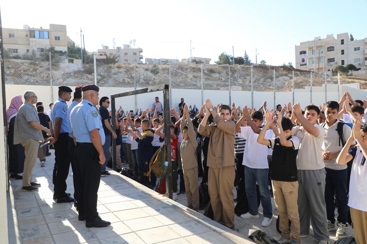 Madar Al-Saa Images 0.6878688804024681