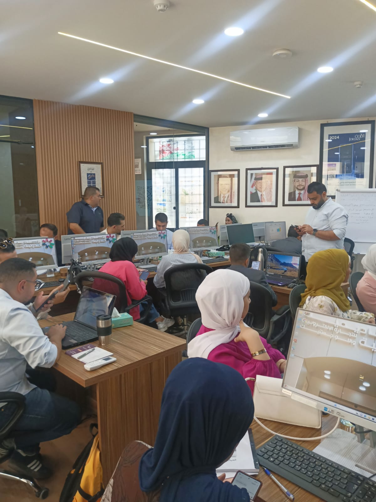 Madar Al-Saa Images 0.41222737629346373