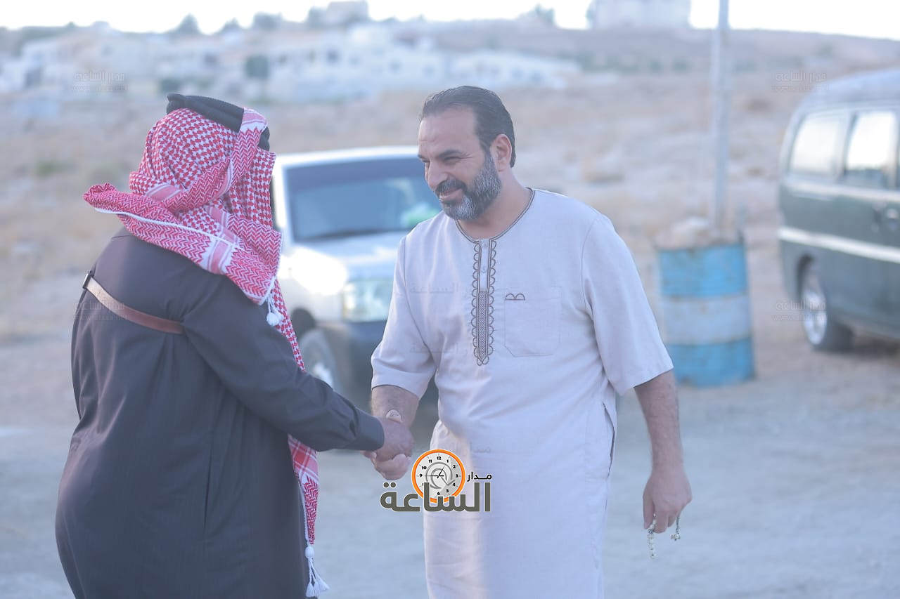 Madar Al-Saa Images 0.3845508586665186