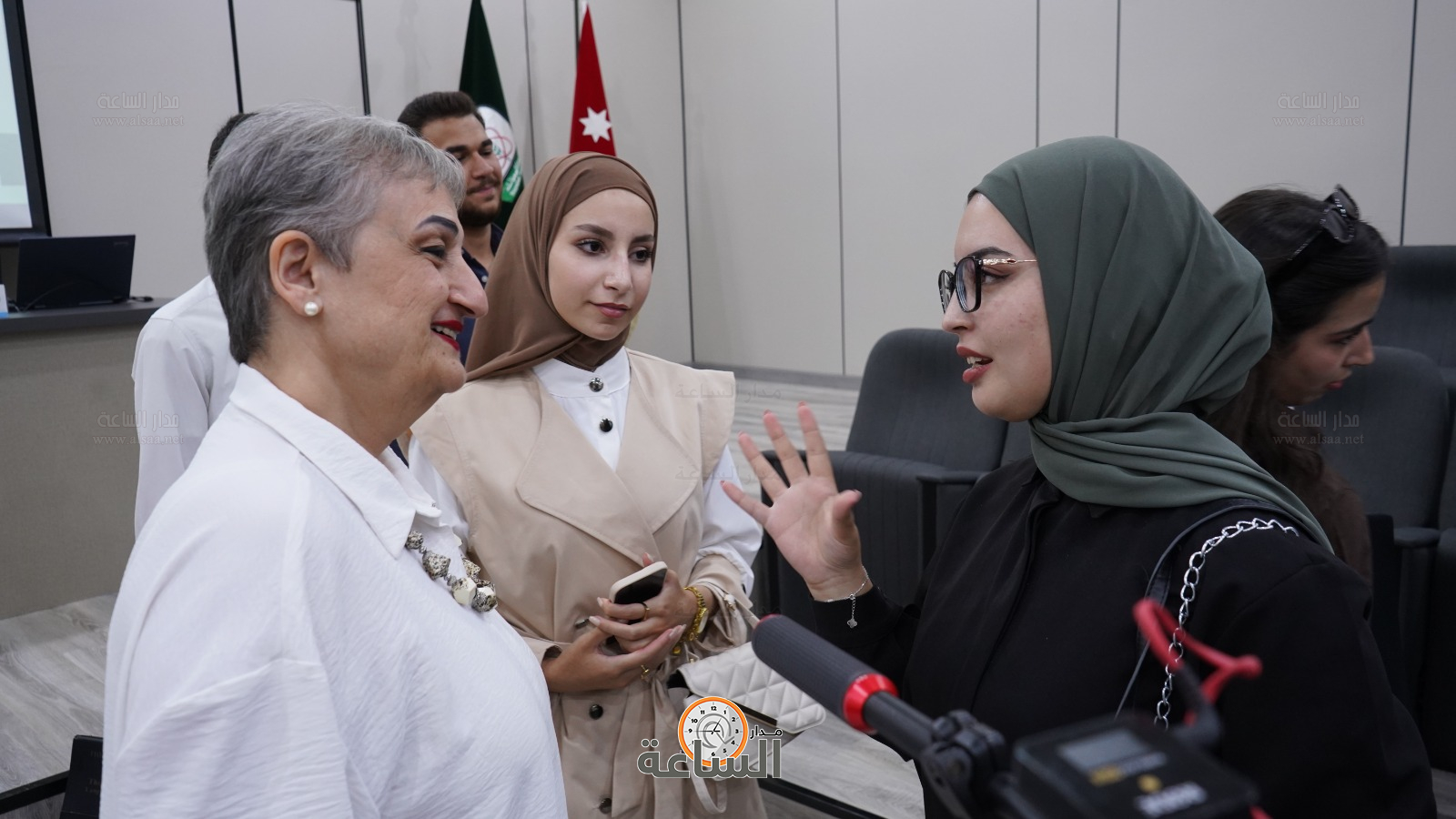 Madar Al-Saa Images 0.5972221555844774