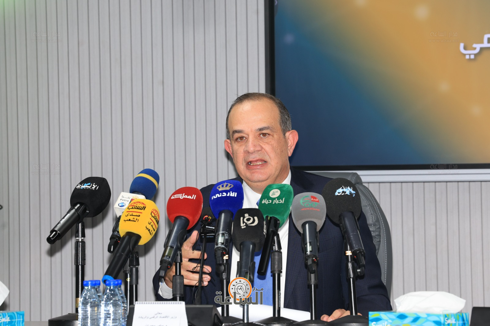 Madar Al-Saa Images 0.6382015436106603