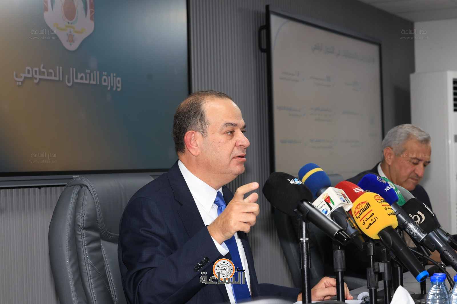 Madar Al-Saa Images 0.7522514784474001