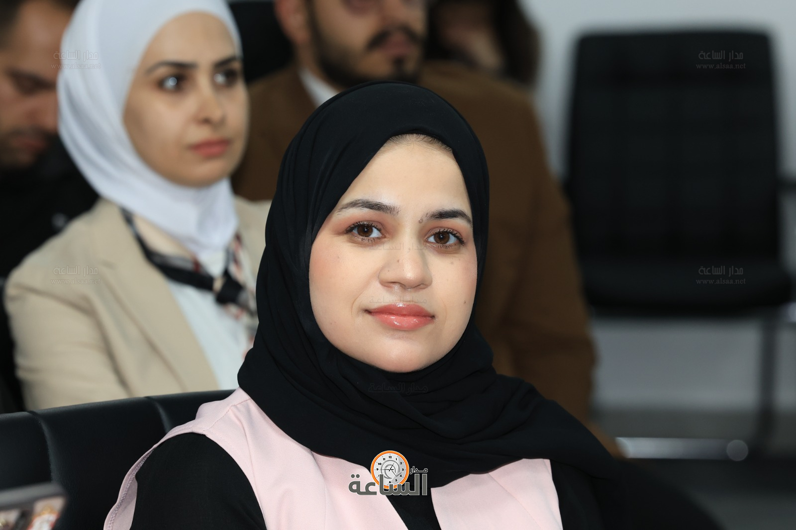 Madar Al-Saa Images 0.6160420355816416