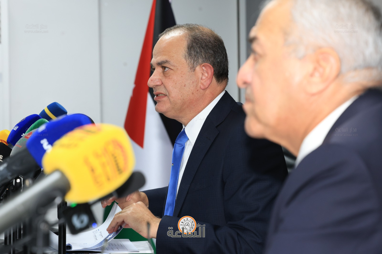 Madar Al-Saa Images 0.3760399047194749