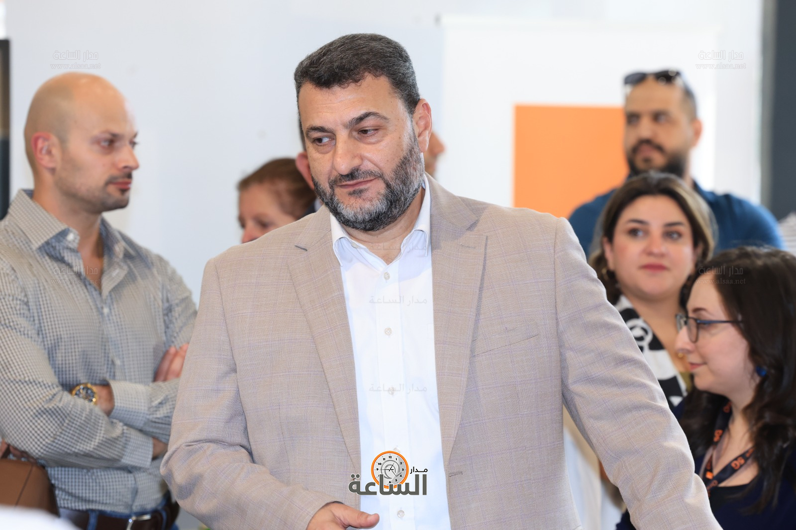 Madar Al-Saa Images 0.7828423543743518