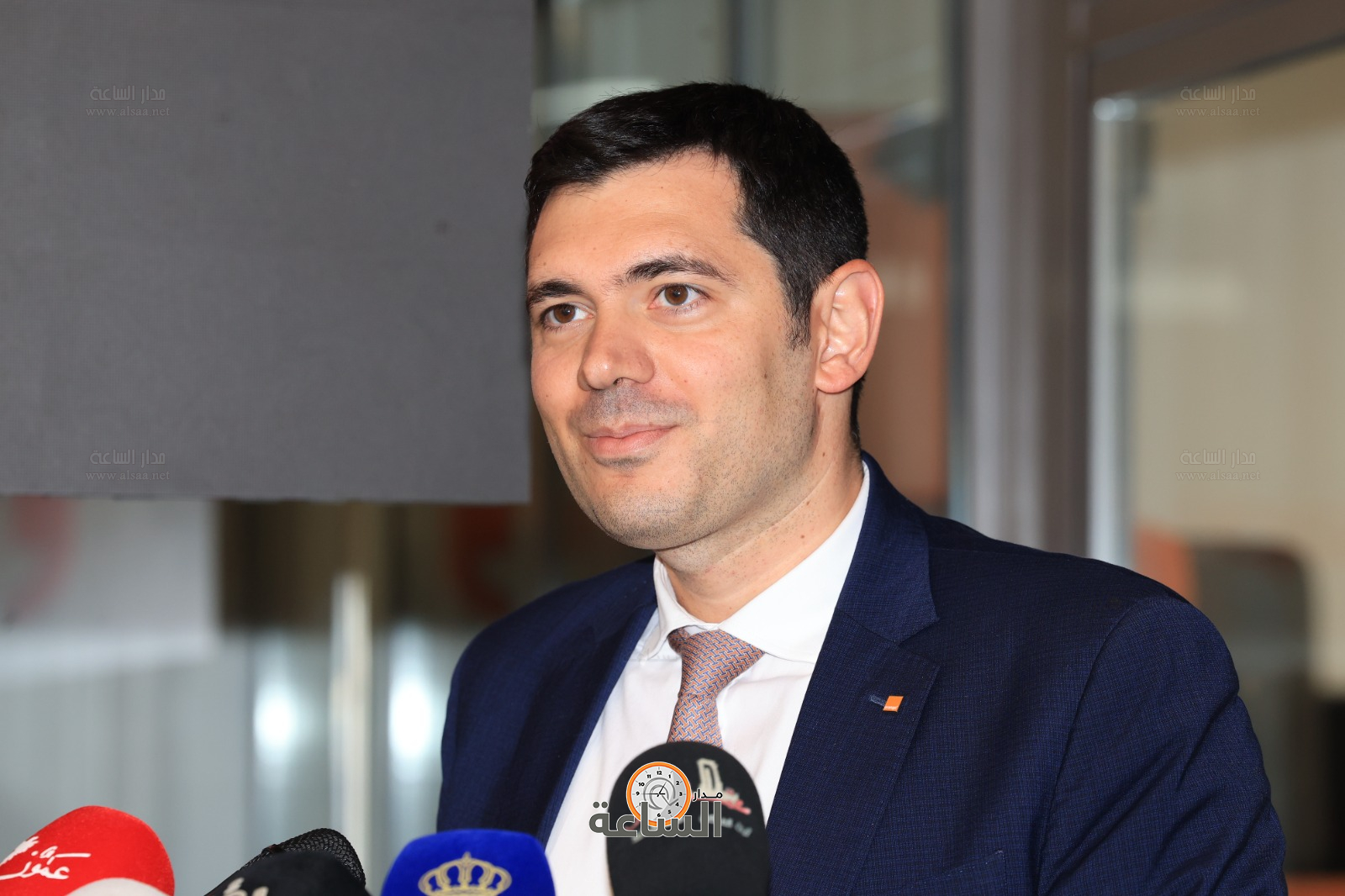 Madar Al-Saa Images 0.8366313788679448