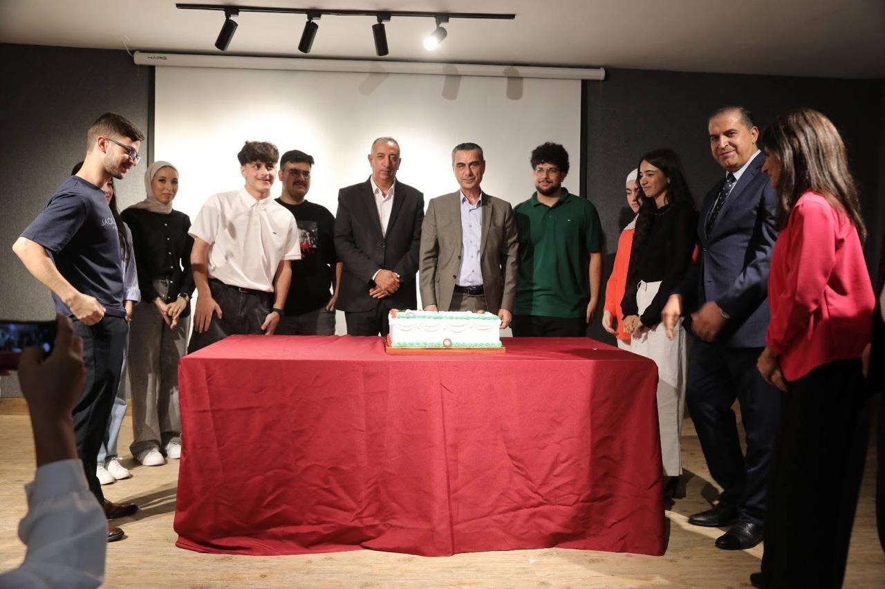 Madar Al-Saa Images 0.3989104942086301