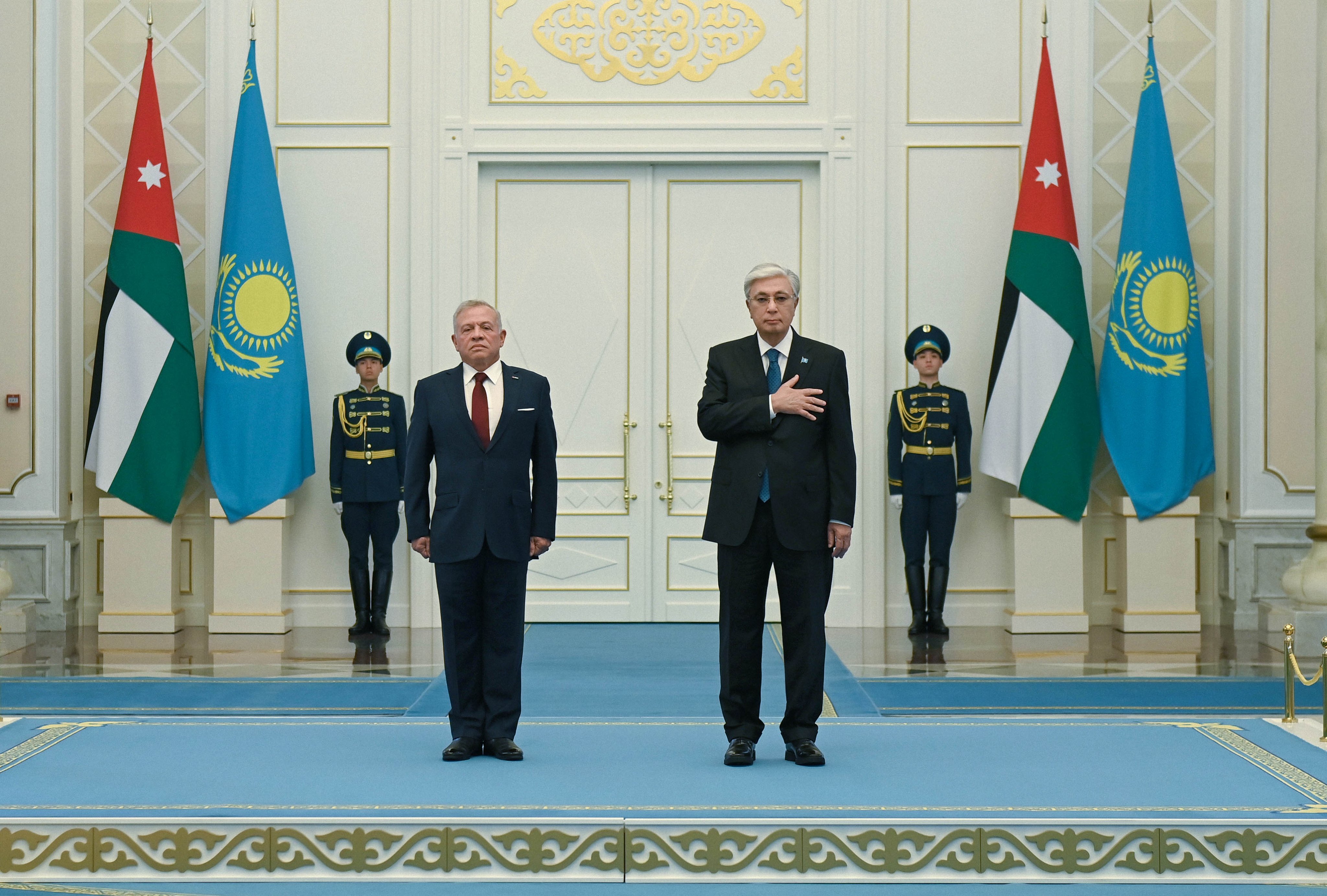 Madar Al-Saa Images 0.39348142985320667