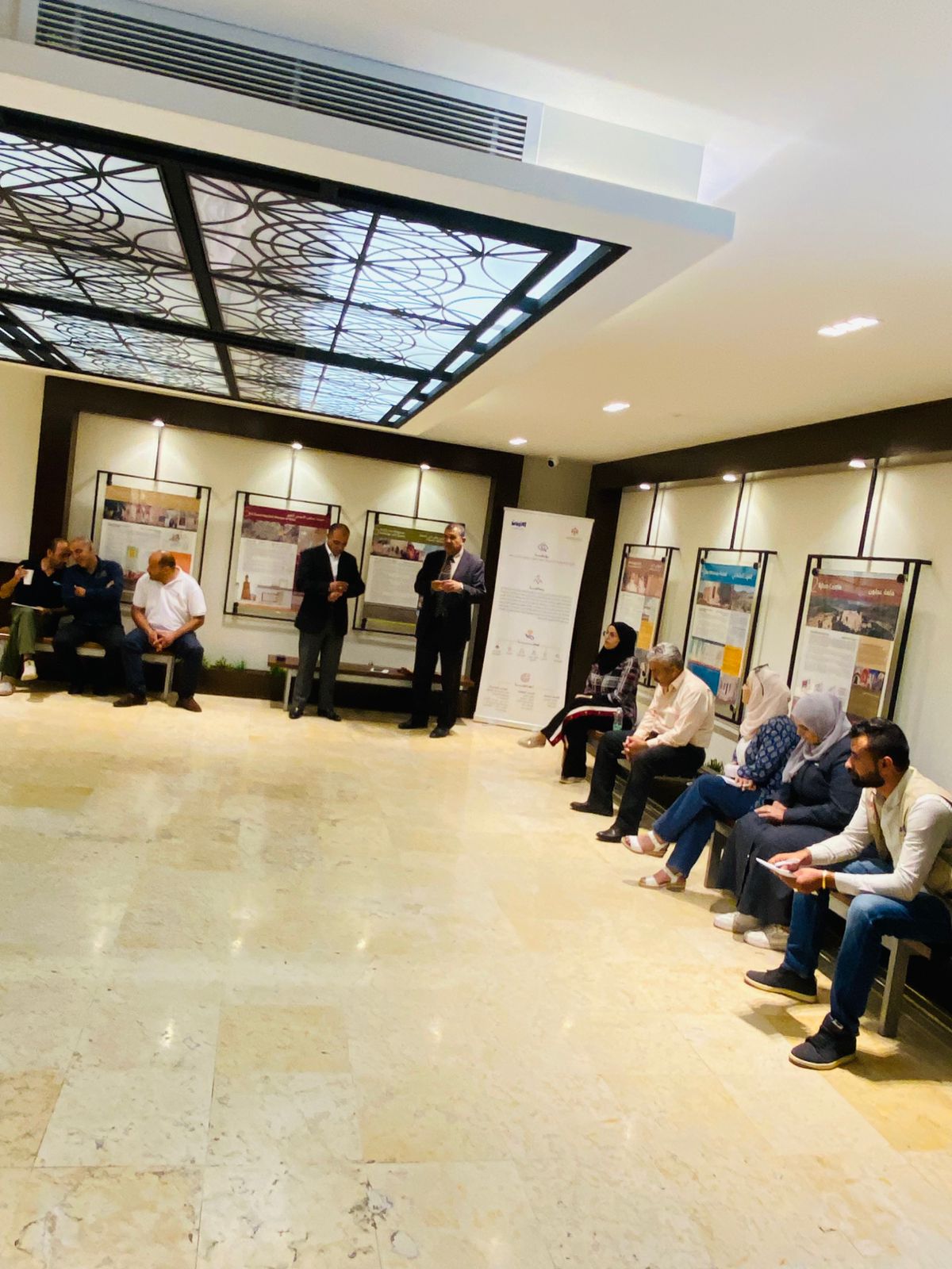 Madar Al-Saa Images 0.7150256421613594