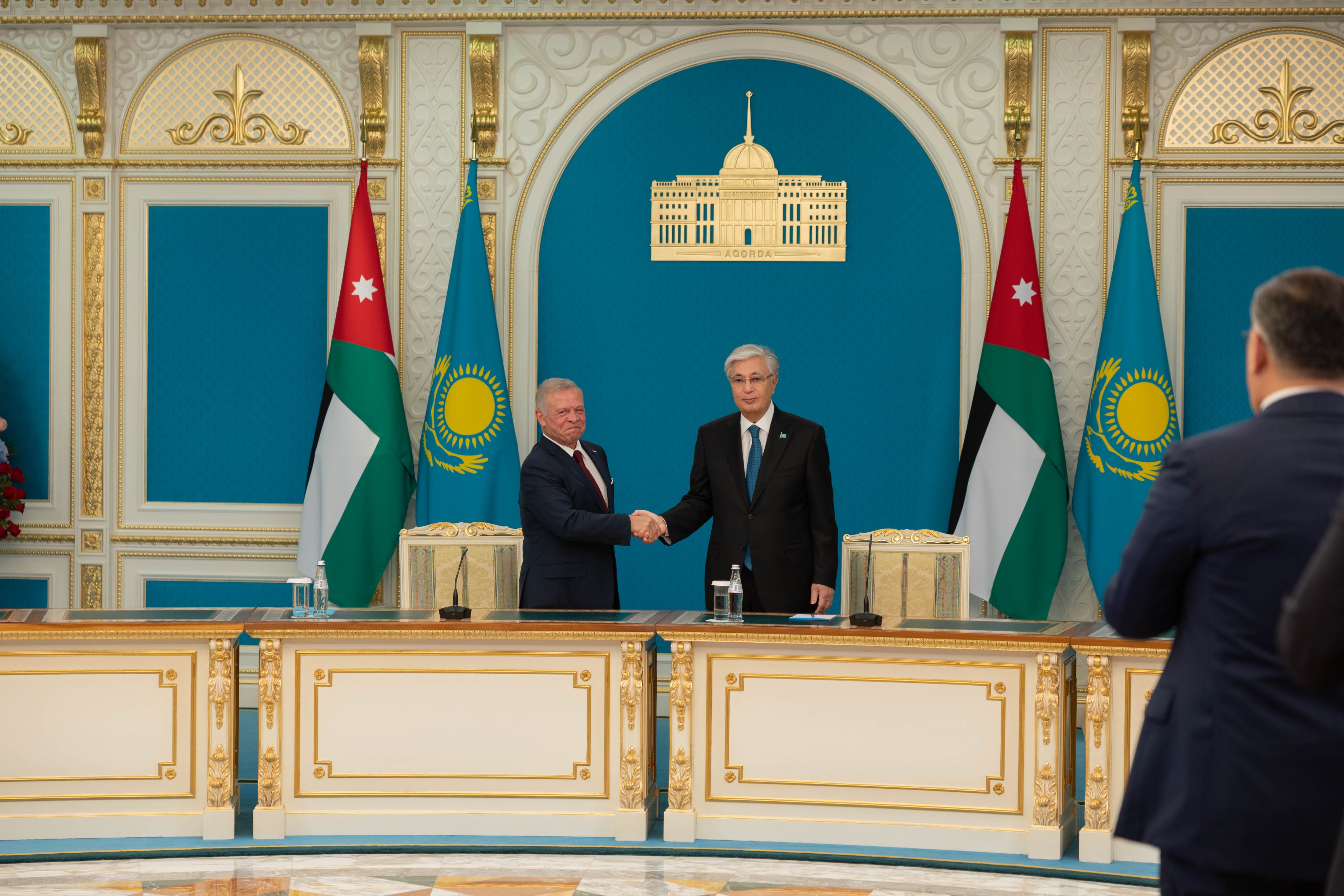 Madar Al-Saa Images 0.922827195999921