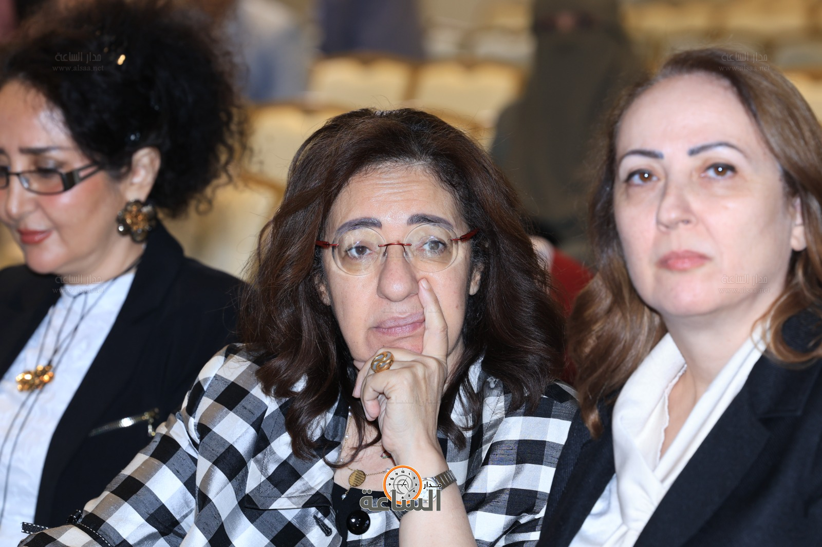 Madar Al-Saa Images 0.981231315377012