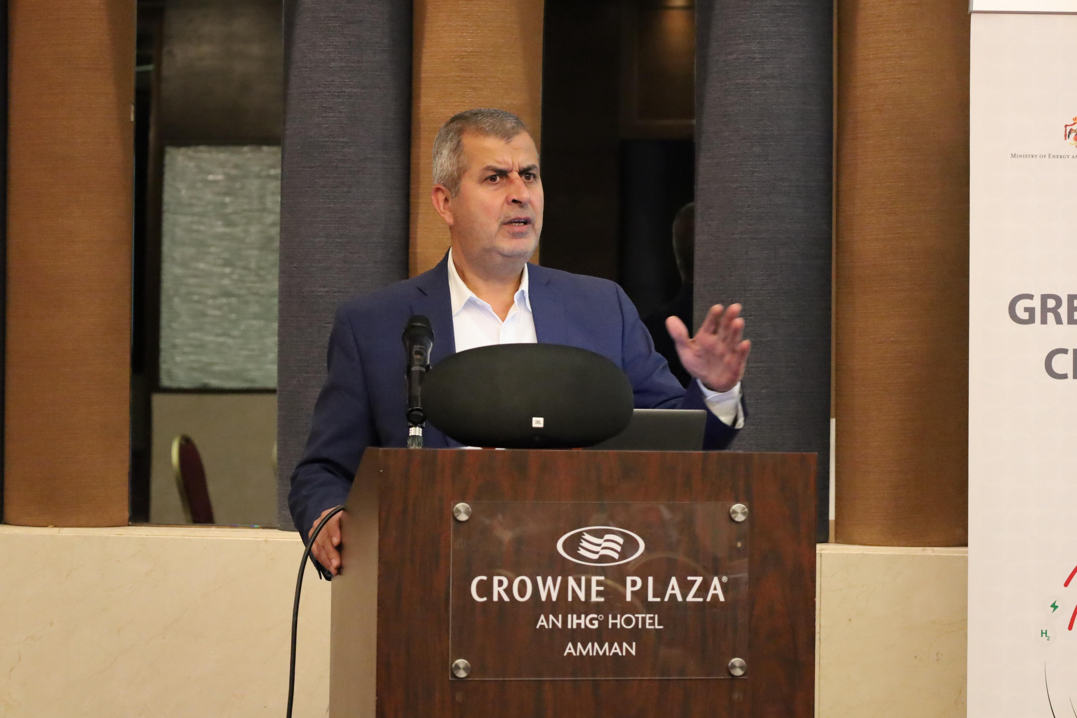 Madar Al-Saa Images 0.7516124631655263