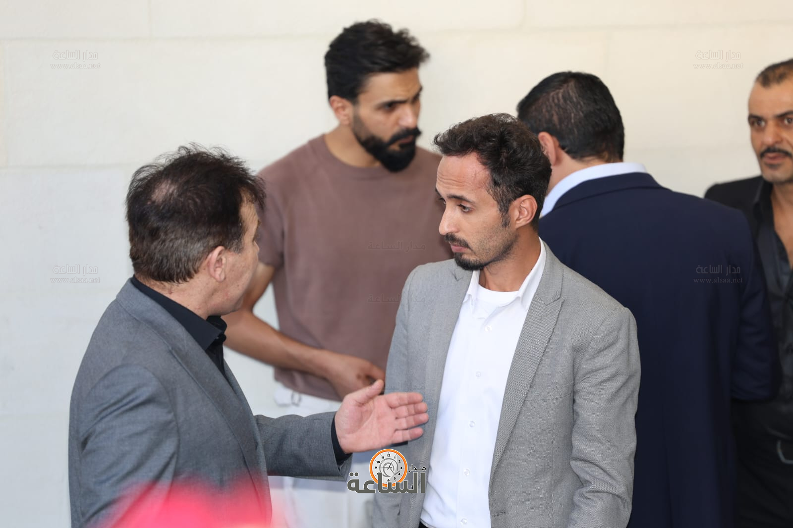 Madar Al-Saa Images 0.9059162077187832