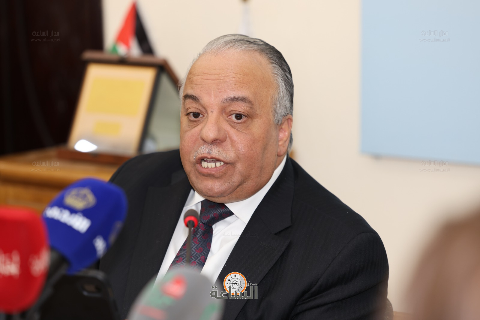 Madar Al-Saa Images 0.04016858148516045