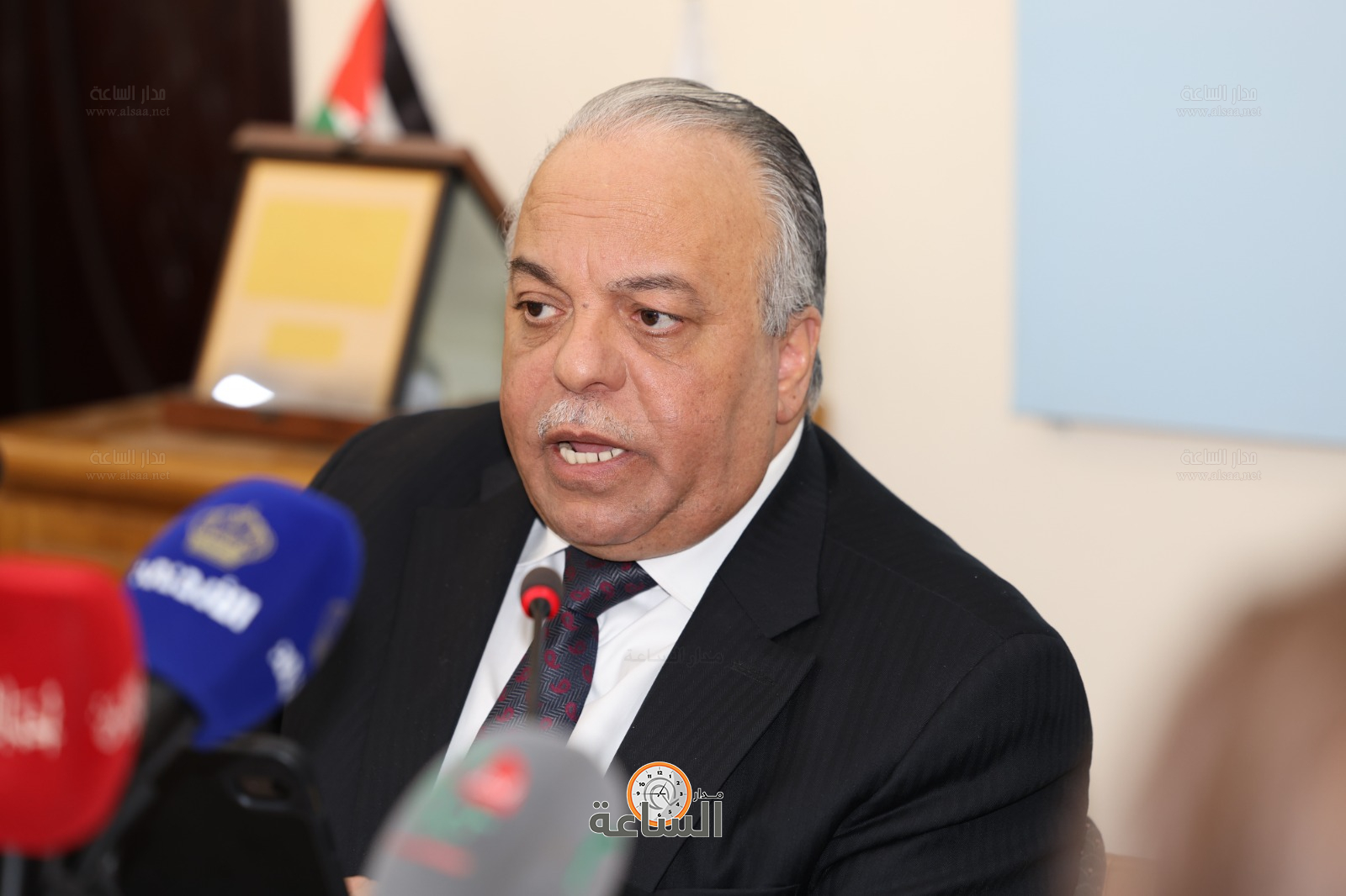 Madar Al-Saa Images 0.19626945262611883