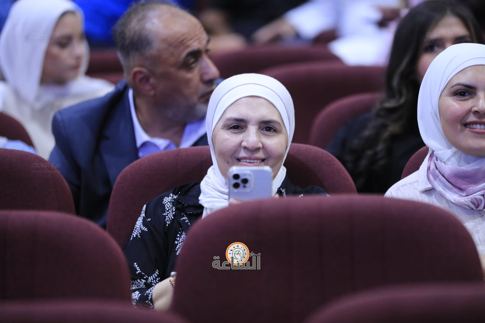 Madar Al-Saa Images 0.1903315431236512