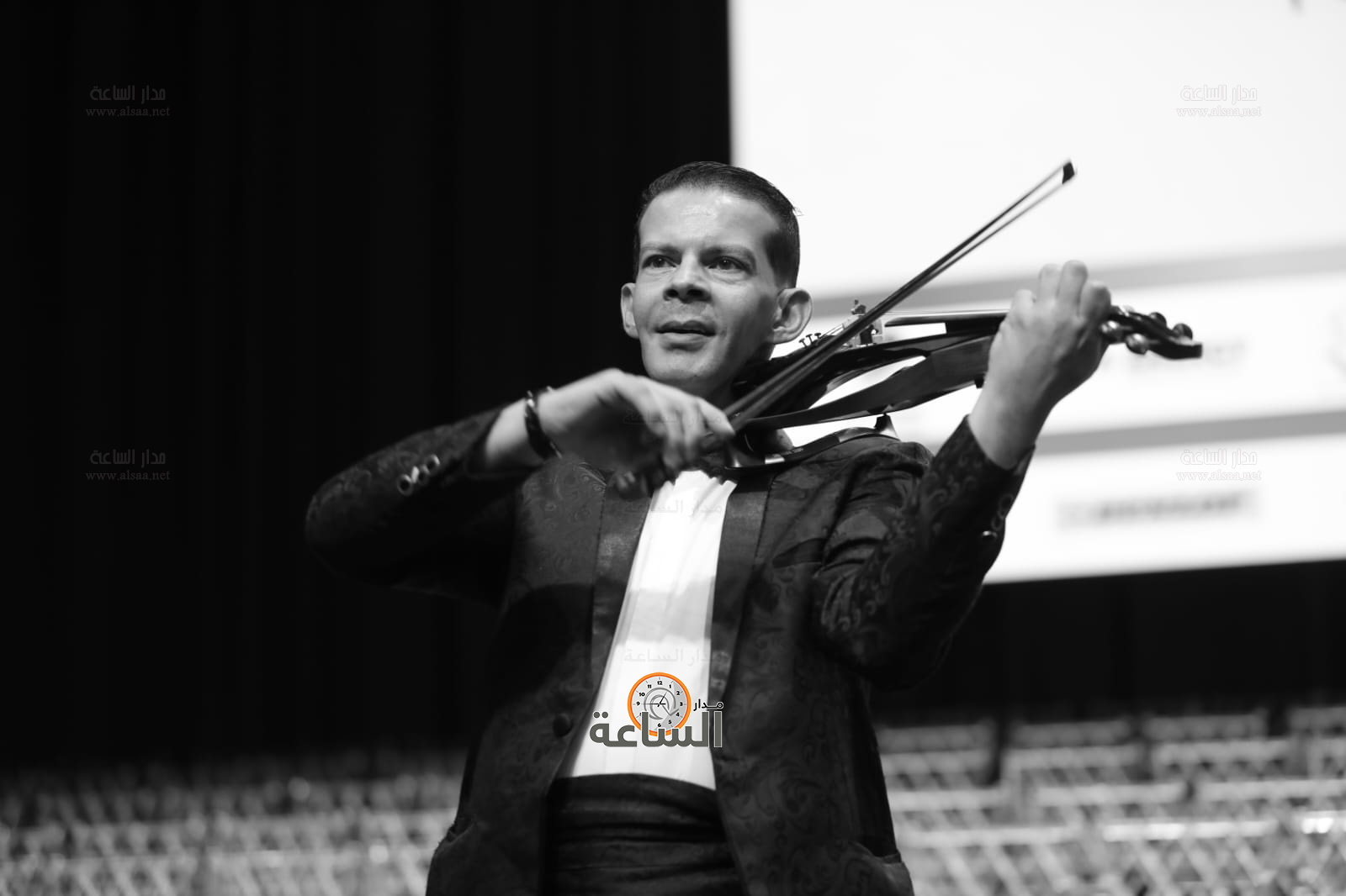 Madar Al-Saa Images 0.9319492138687422