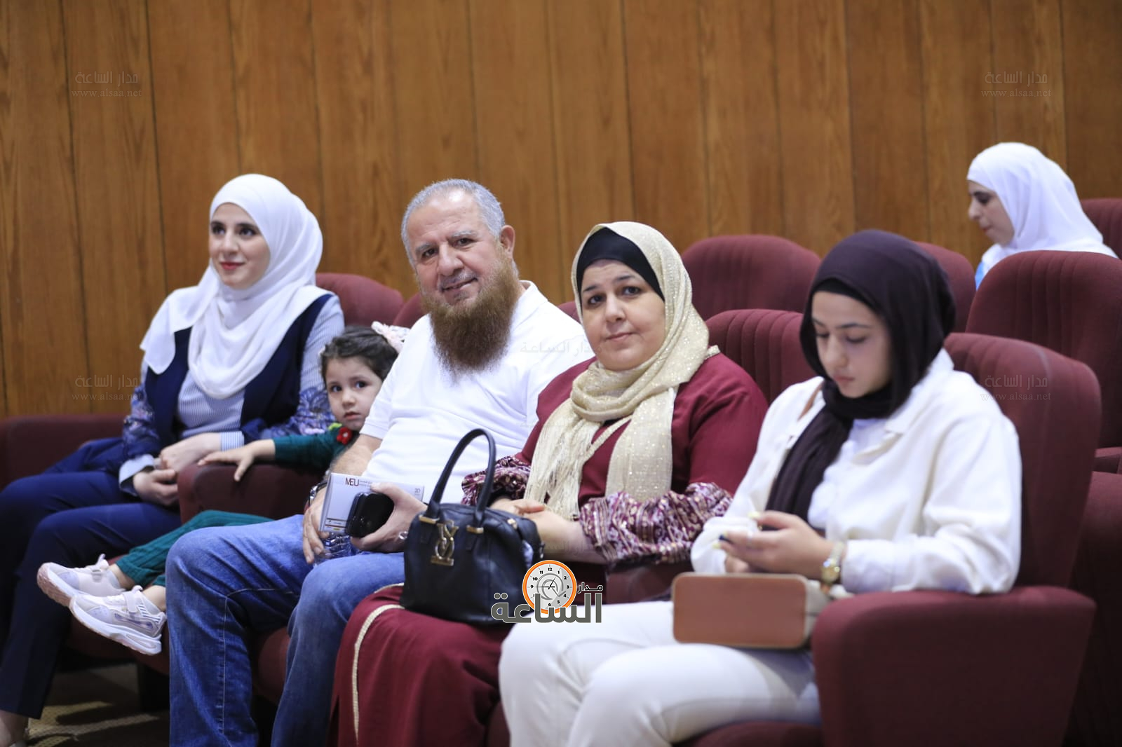 Madar Al-Saa Images 0.8288843576521615