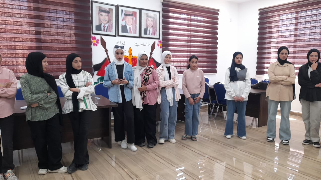 Madar Al-Saa Images 0.4262747751006618