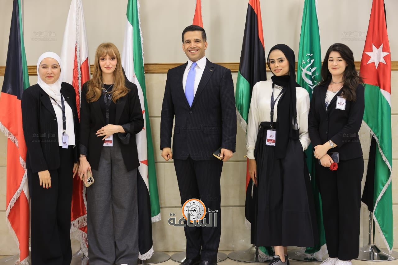 Madar Al-Saa Images 0.7475370675565113