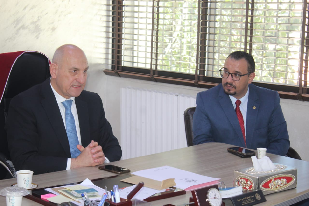 Madar Al-Saa Images 0.6511297109158174