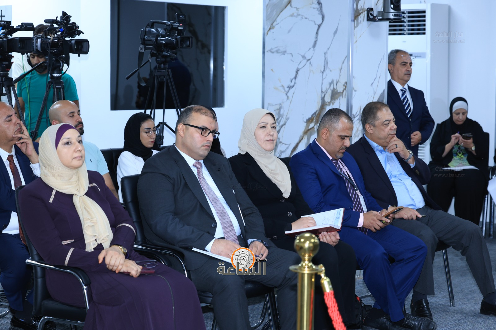 Madar Al-Saa Images 0.4156950521724663