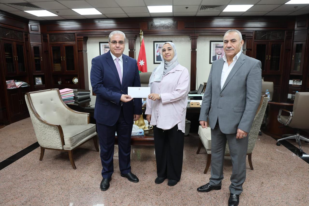 Madar Al-Saa Images 0.6457360336733511