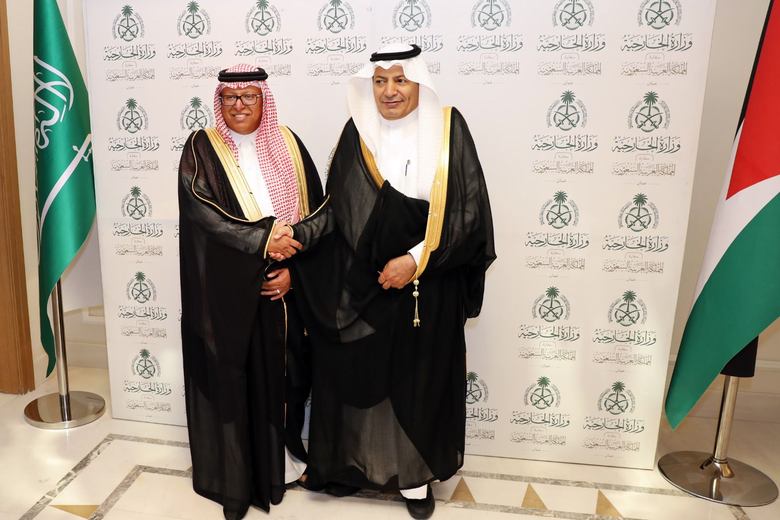 Madar Al-Saa Images 0.3080664837066436