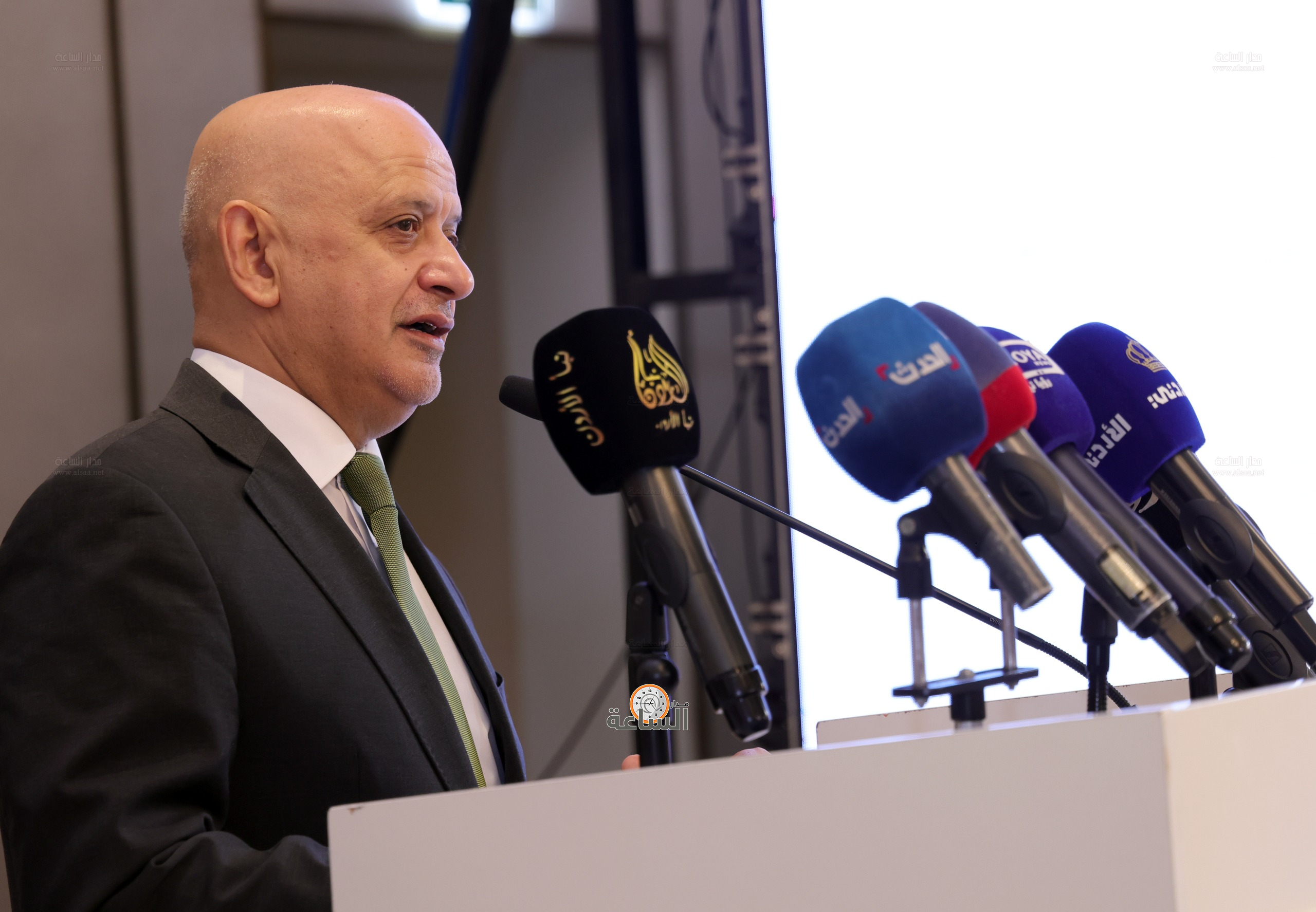 Madar Al-Saa Images 0.922480486433328