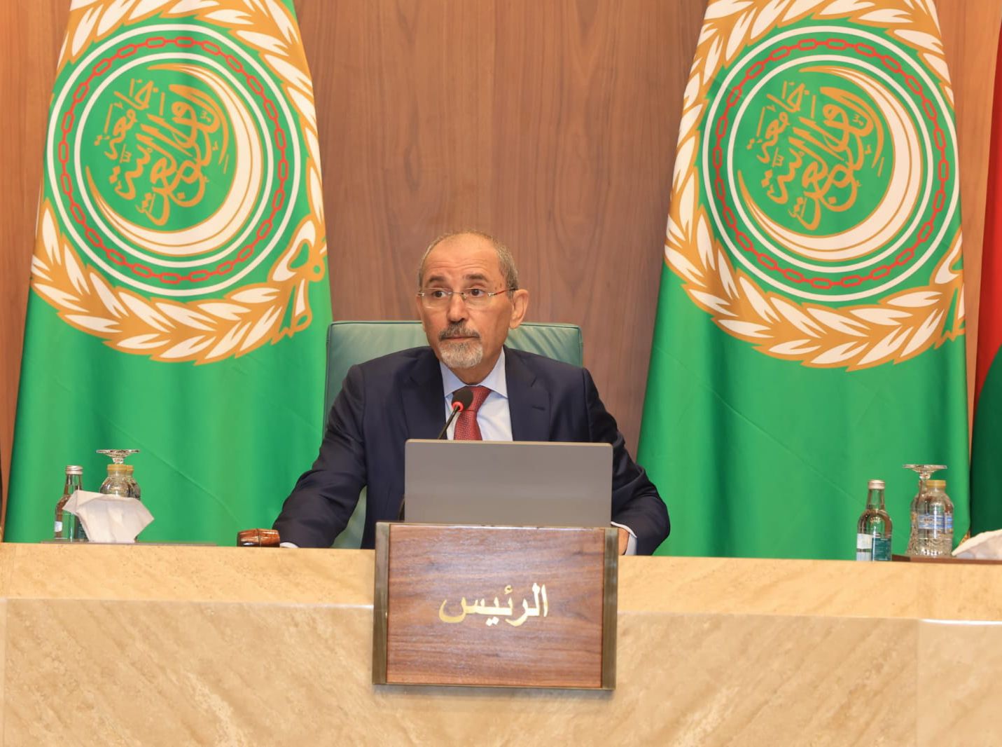 Madar Al-Saa Images 0.892510559597216