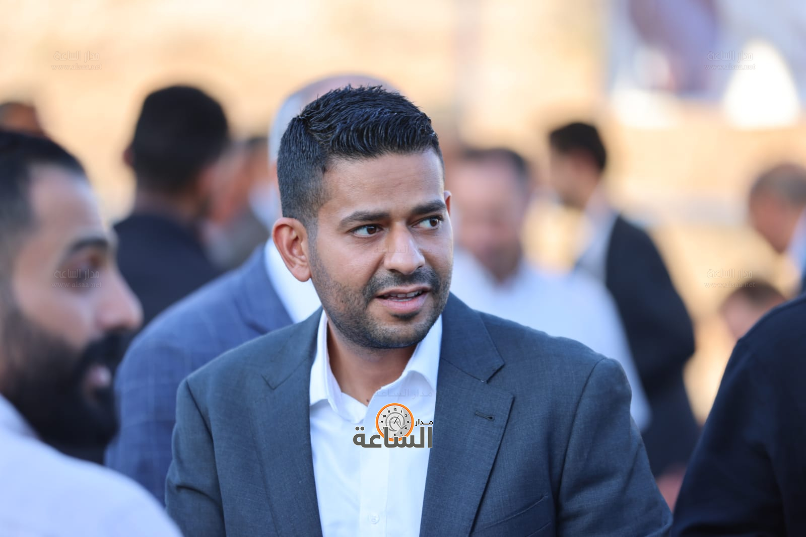 Madar Al-Saa Images 0.4996653146319411