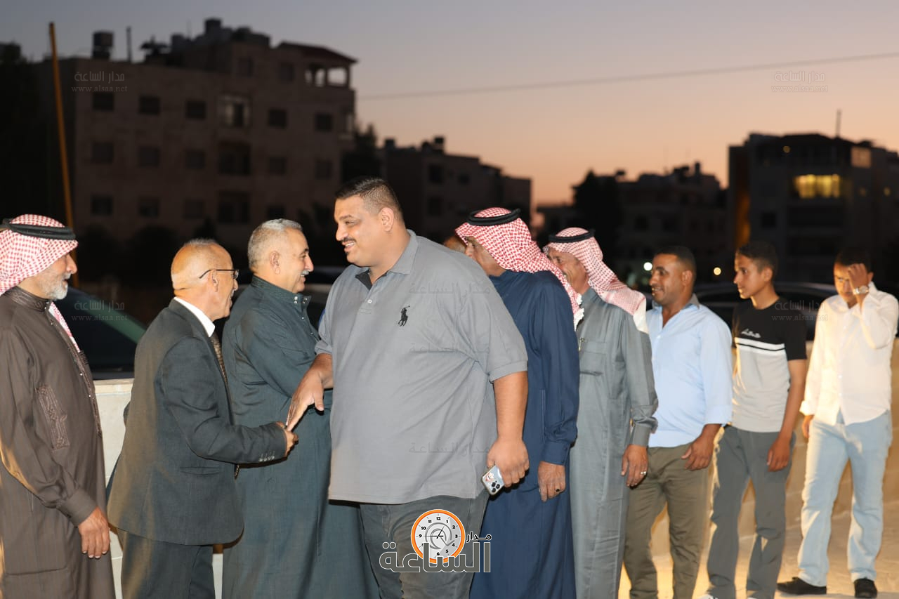 Madar Al-Saa Images 0.44111657548844396