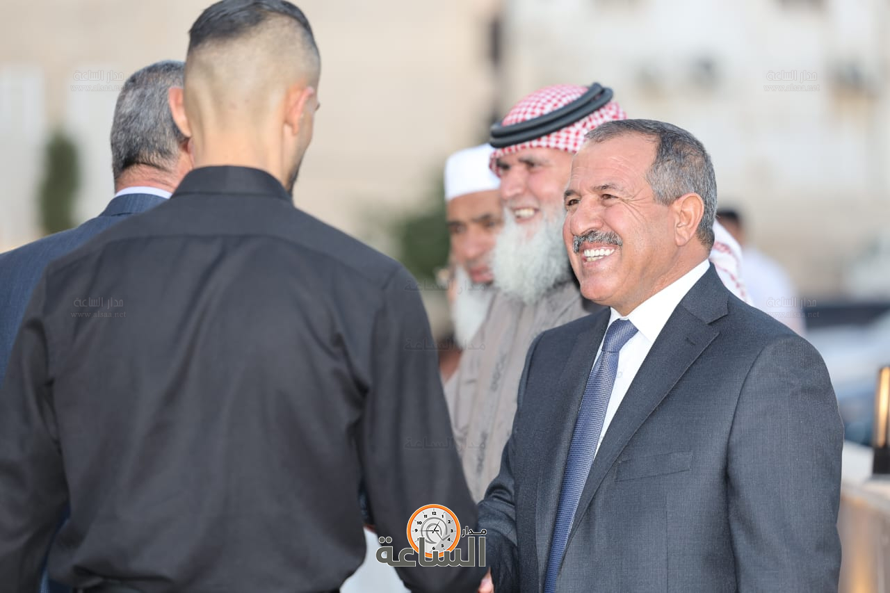 Madar Al-Saa Images 0.7491975677533772