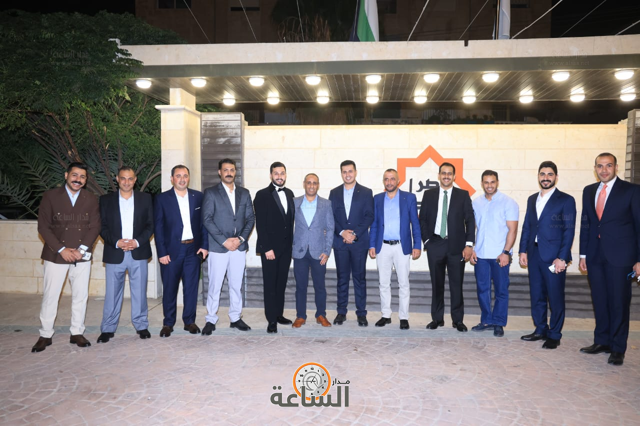 Madar Al-Saa Images 0.3714955342725835