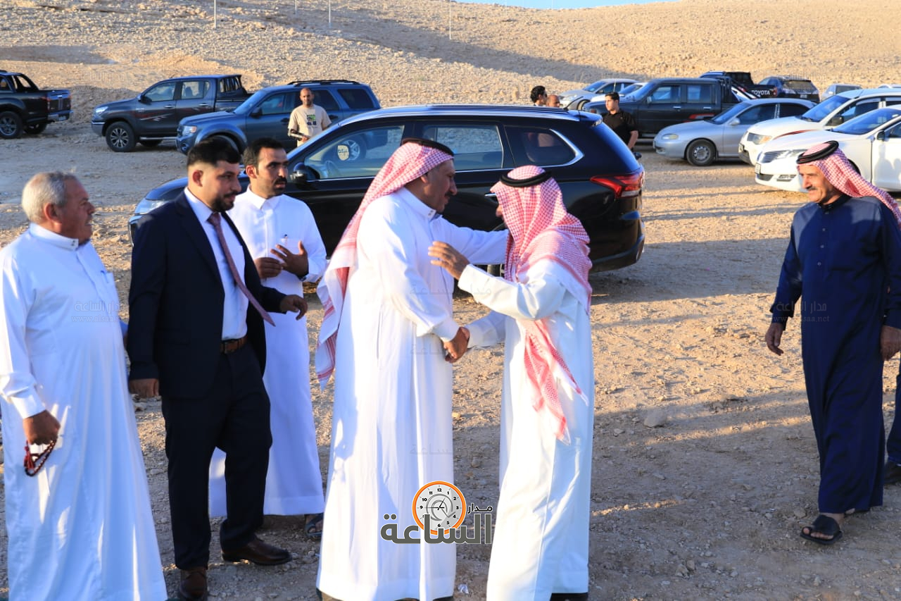 Madar Al-Saa Images 0.4933358575937212