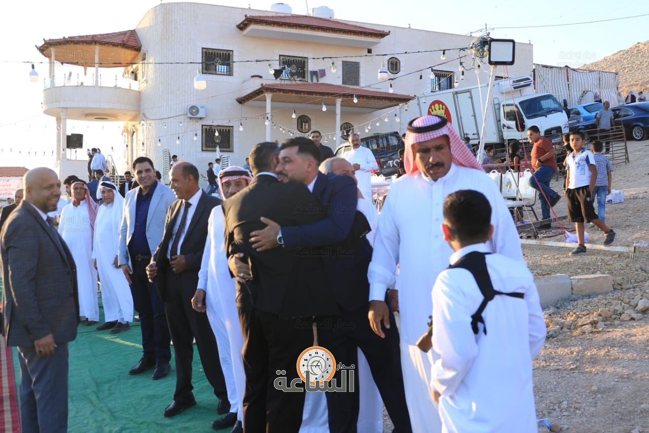 Madar Al-Saa Images 0.6558622096992068