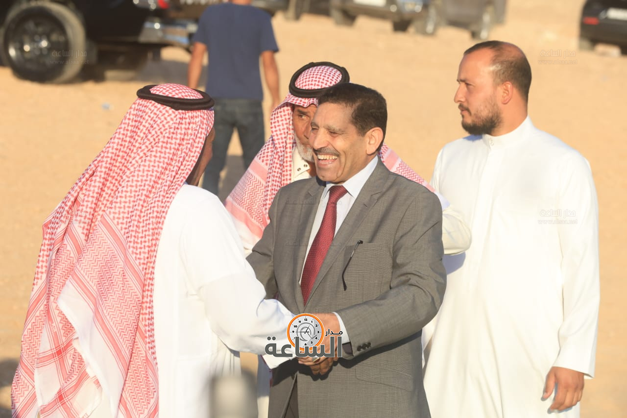 Madar Al-Saa Images 0.42616501783476135