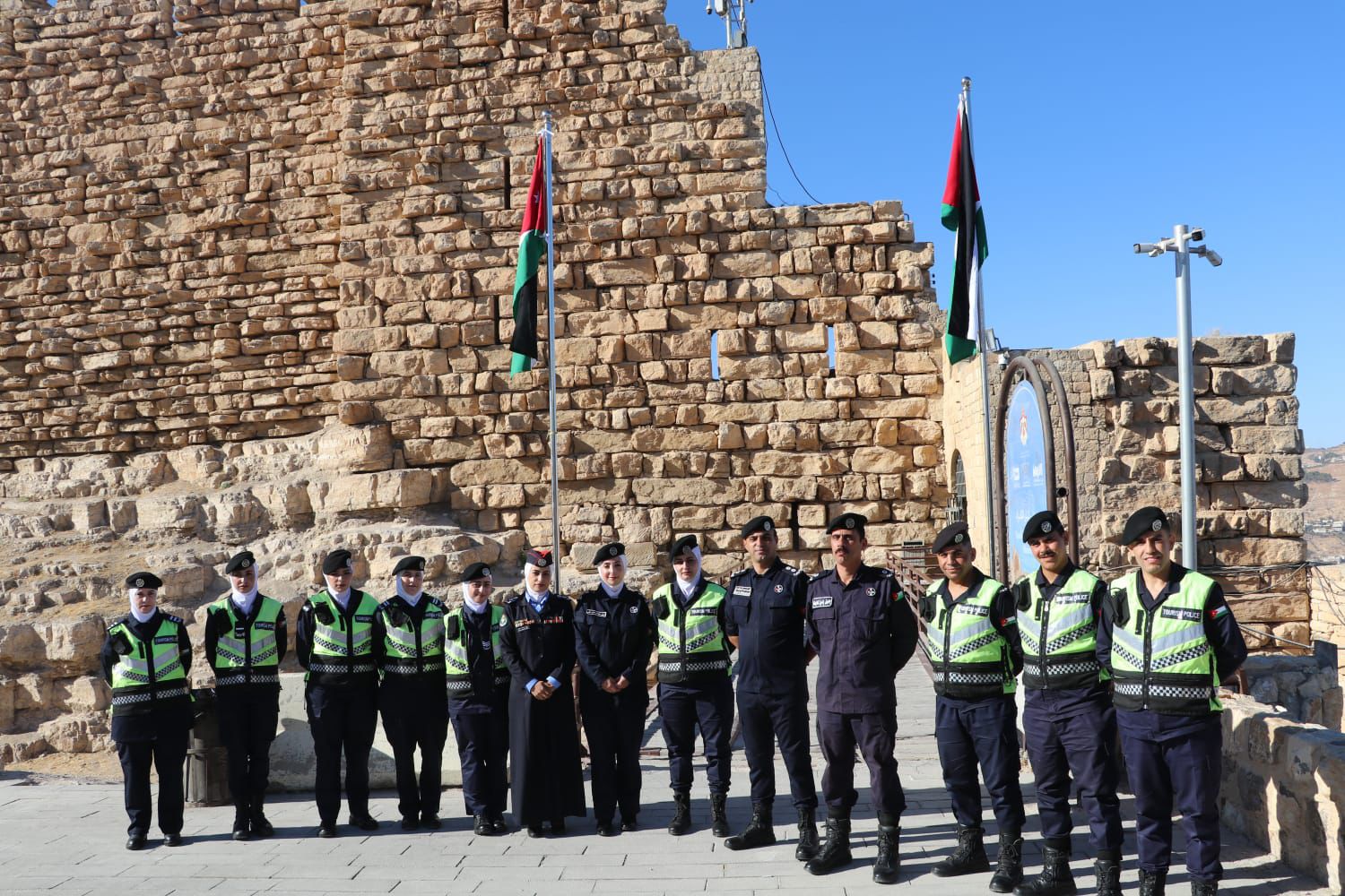 Madar Al-Saa Images 0.9093290635307281