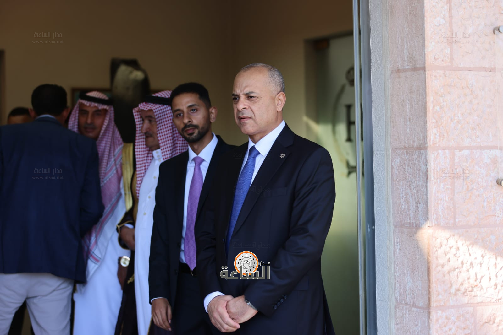 Madar Al-Saa Images 0.09903657819329148