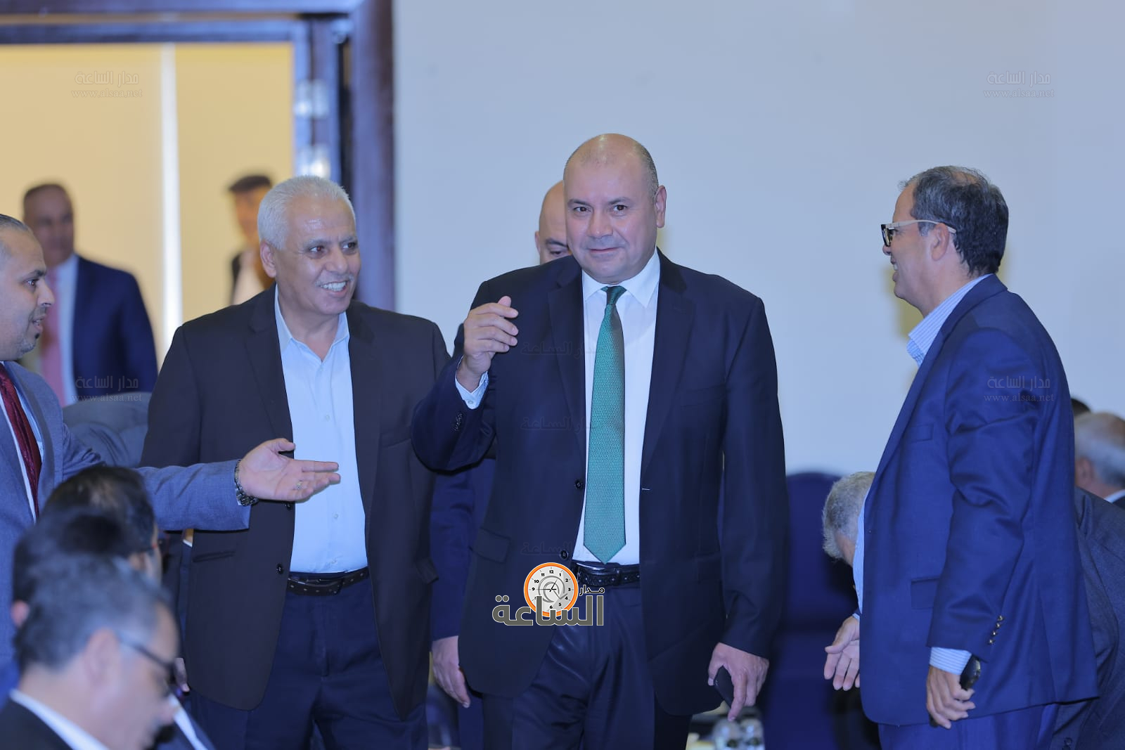 Madar Al-Saa Images 0.3592897630599371