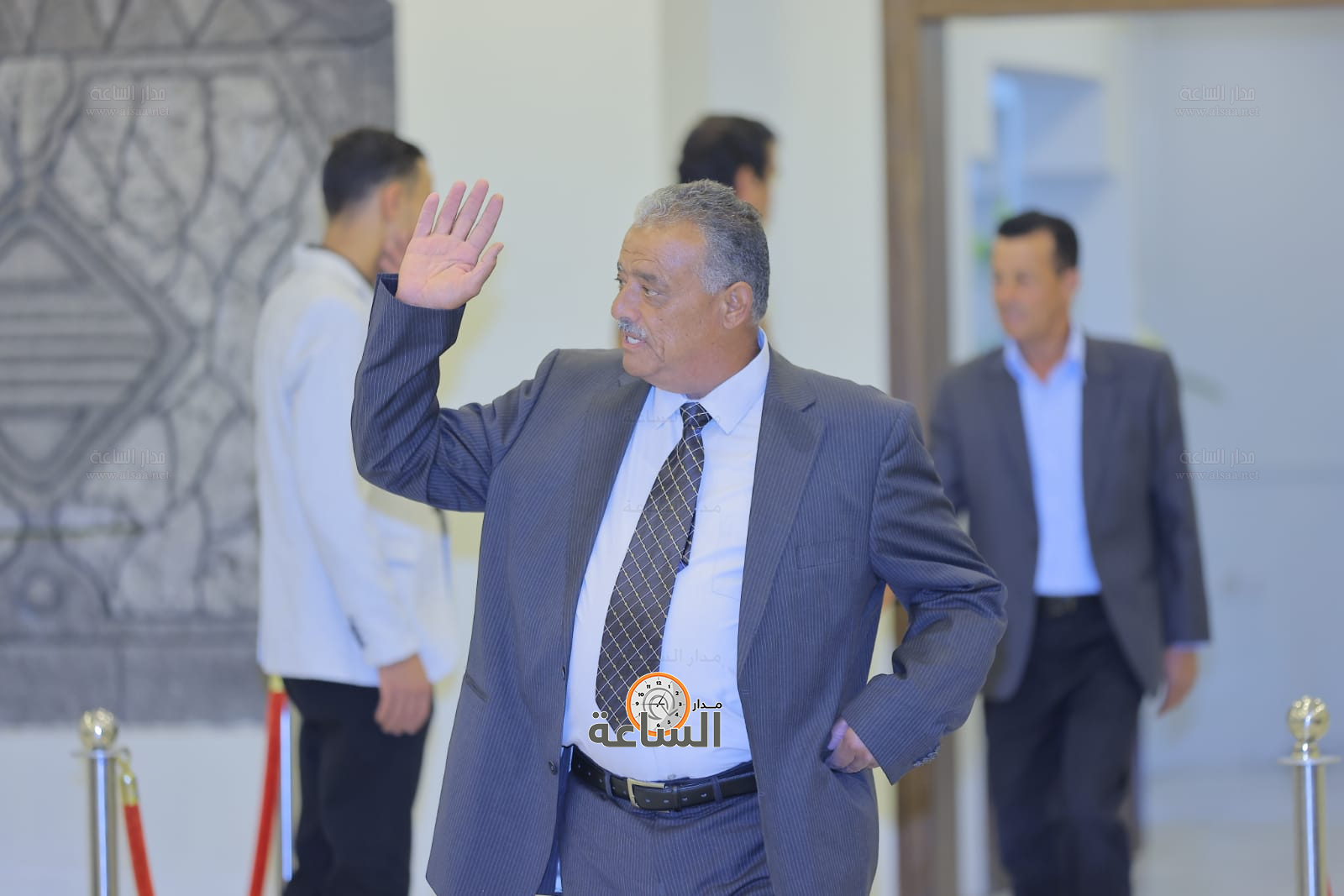 Madar Al-Saa Images 0.46593594917506453