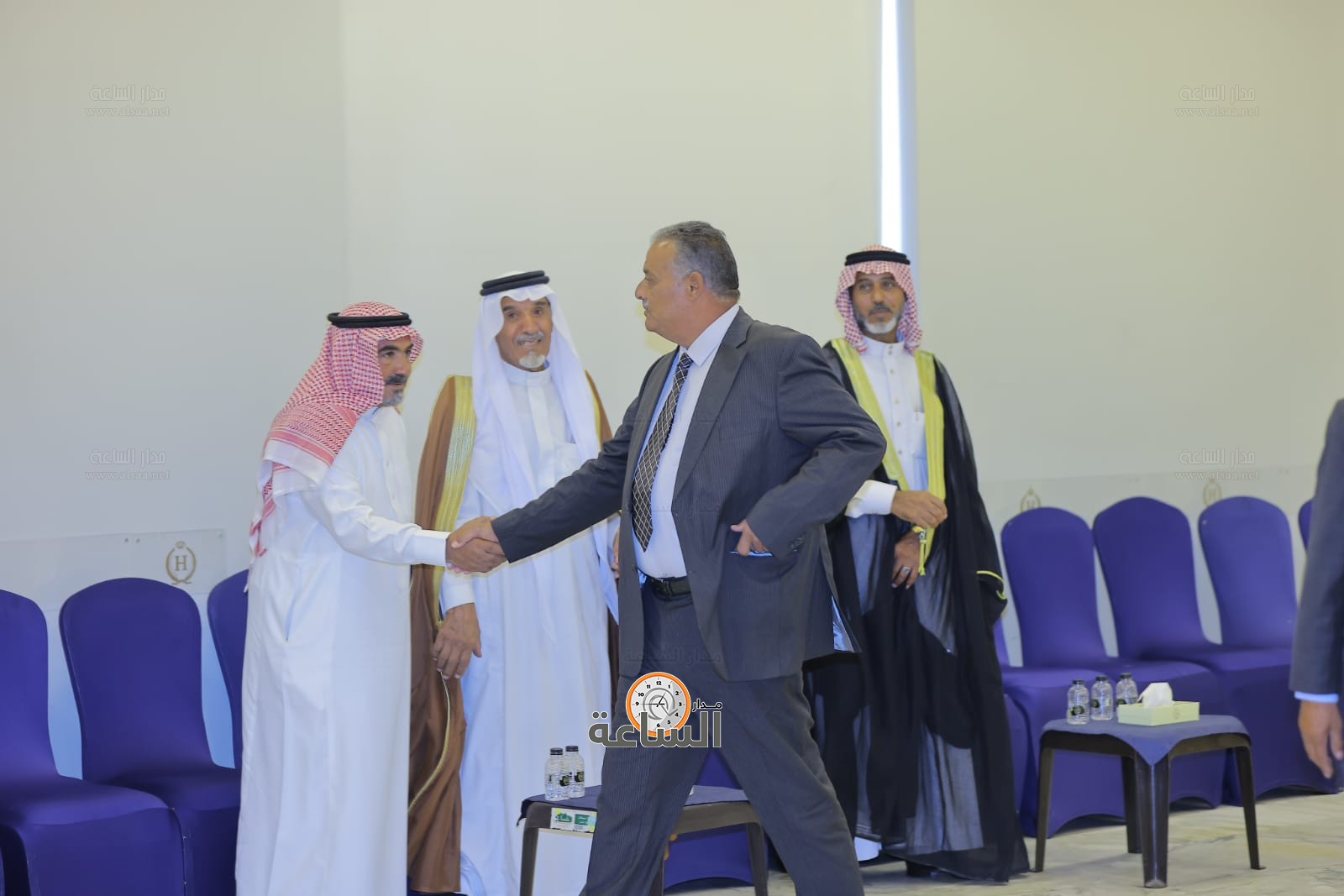 Madar Al-Saa Images 0.8791214082128921