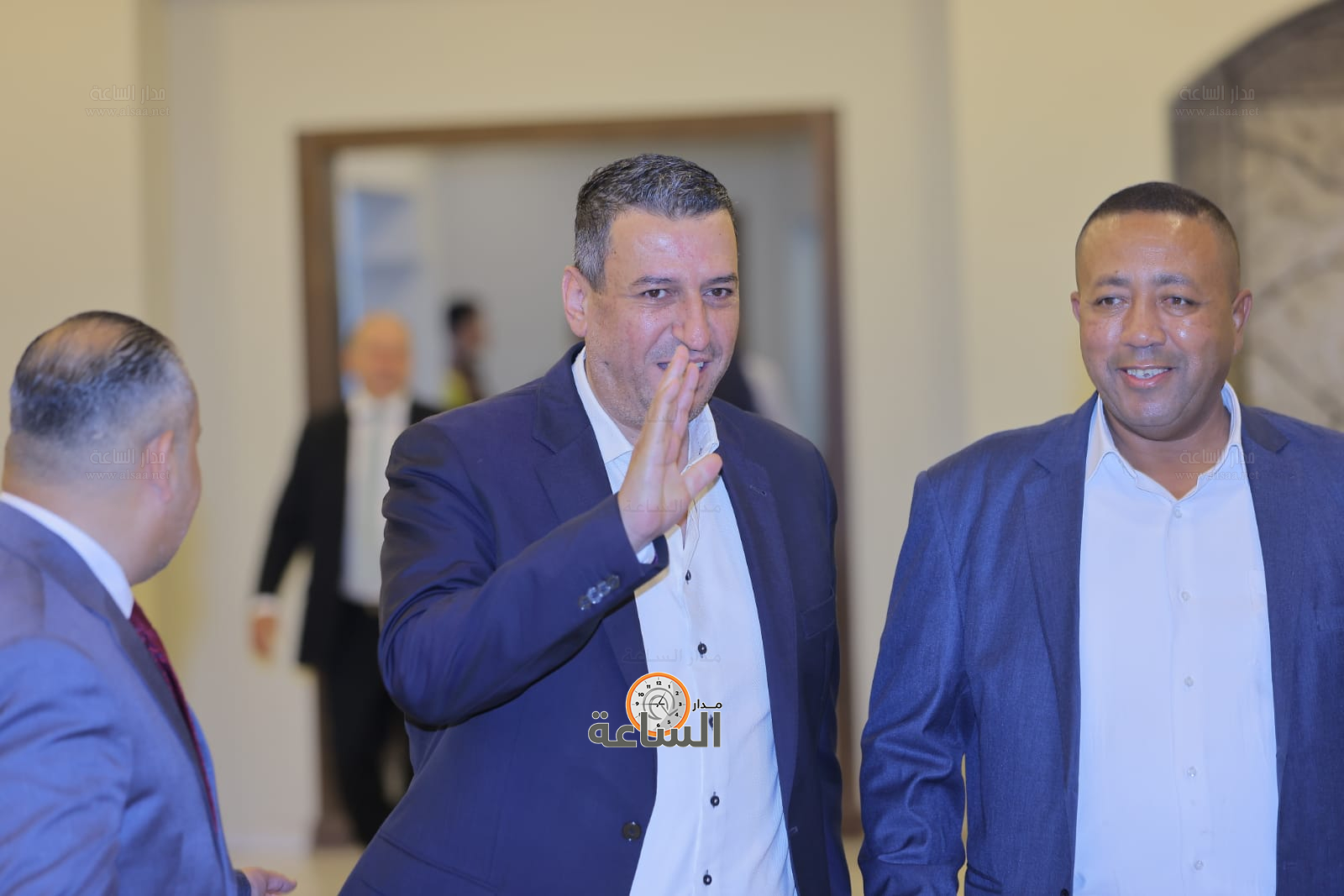 Madar Al-Saa Images 0.09339527900969202