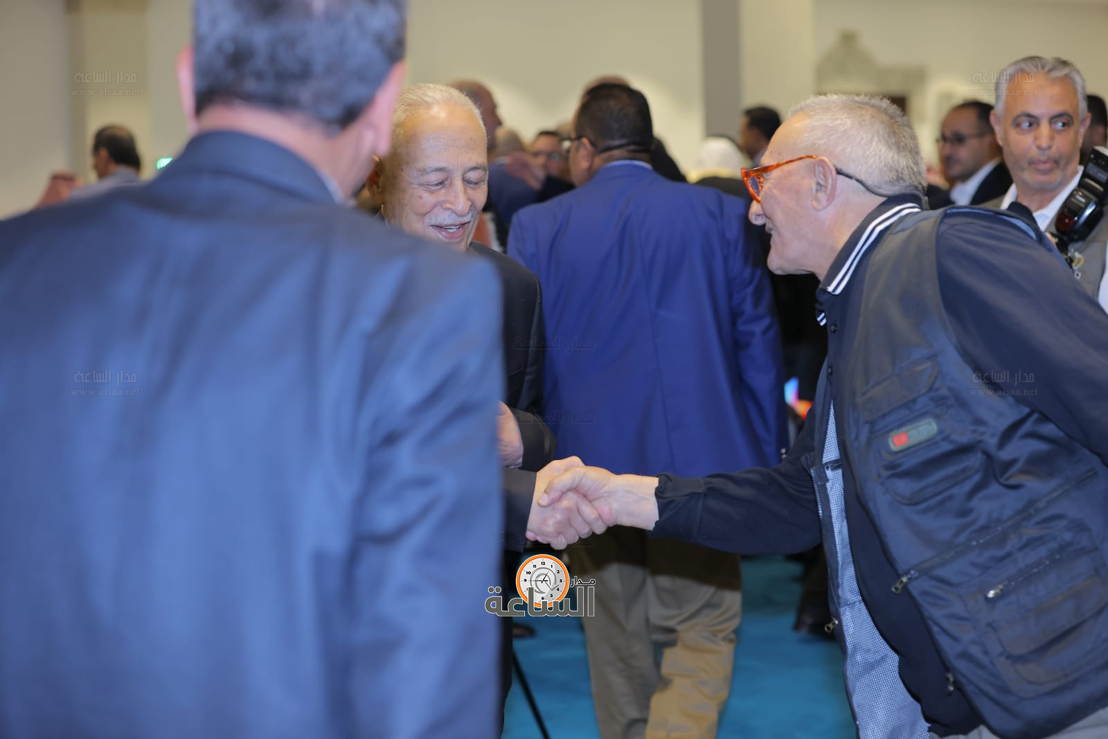 Madar Al-Saa Images 0.17170007094788142