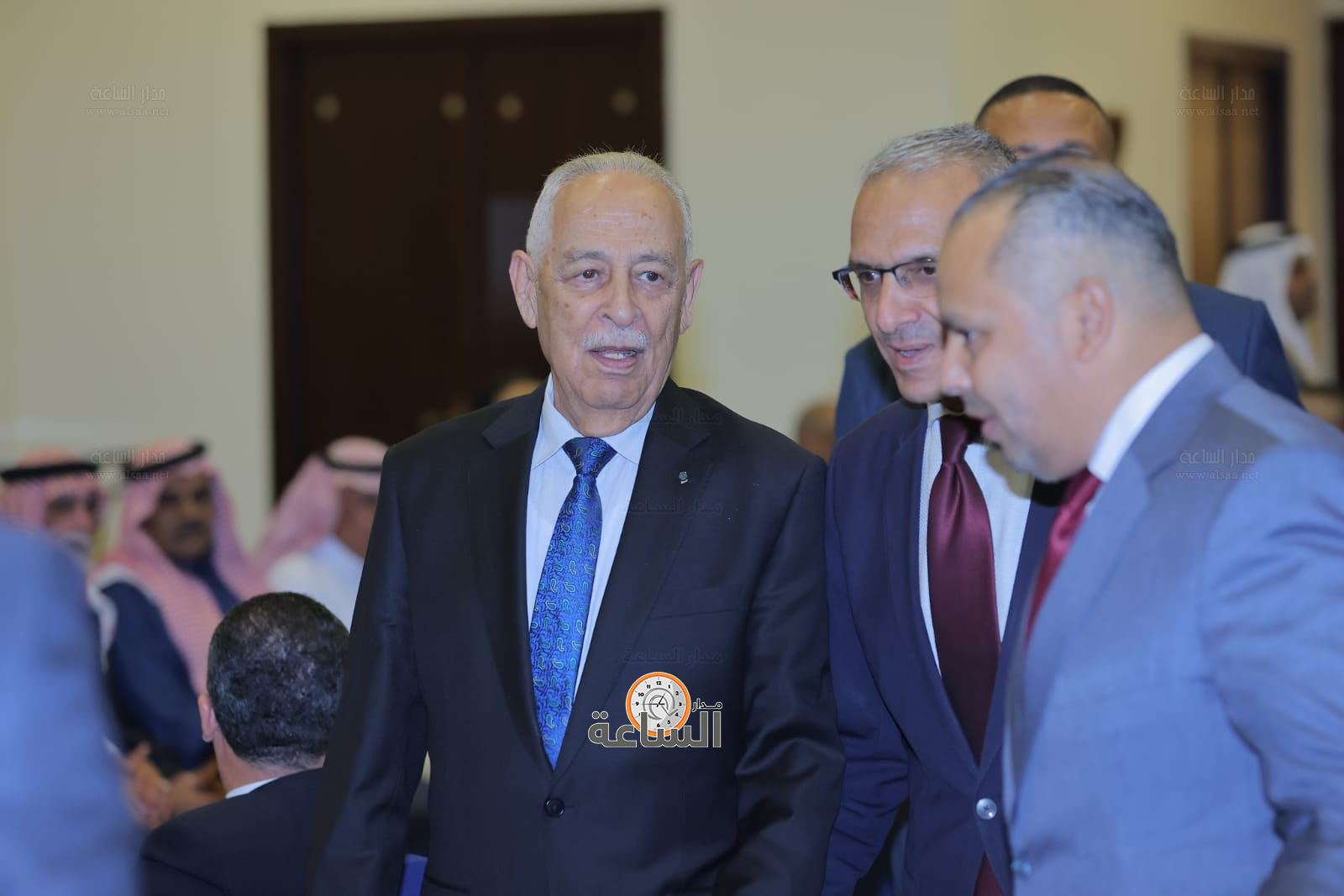 Madar Al-Saa Images 0.32358847865655016