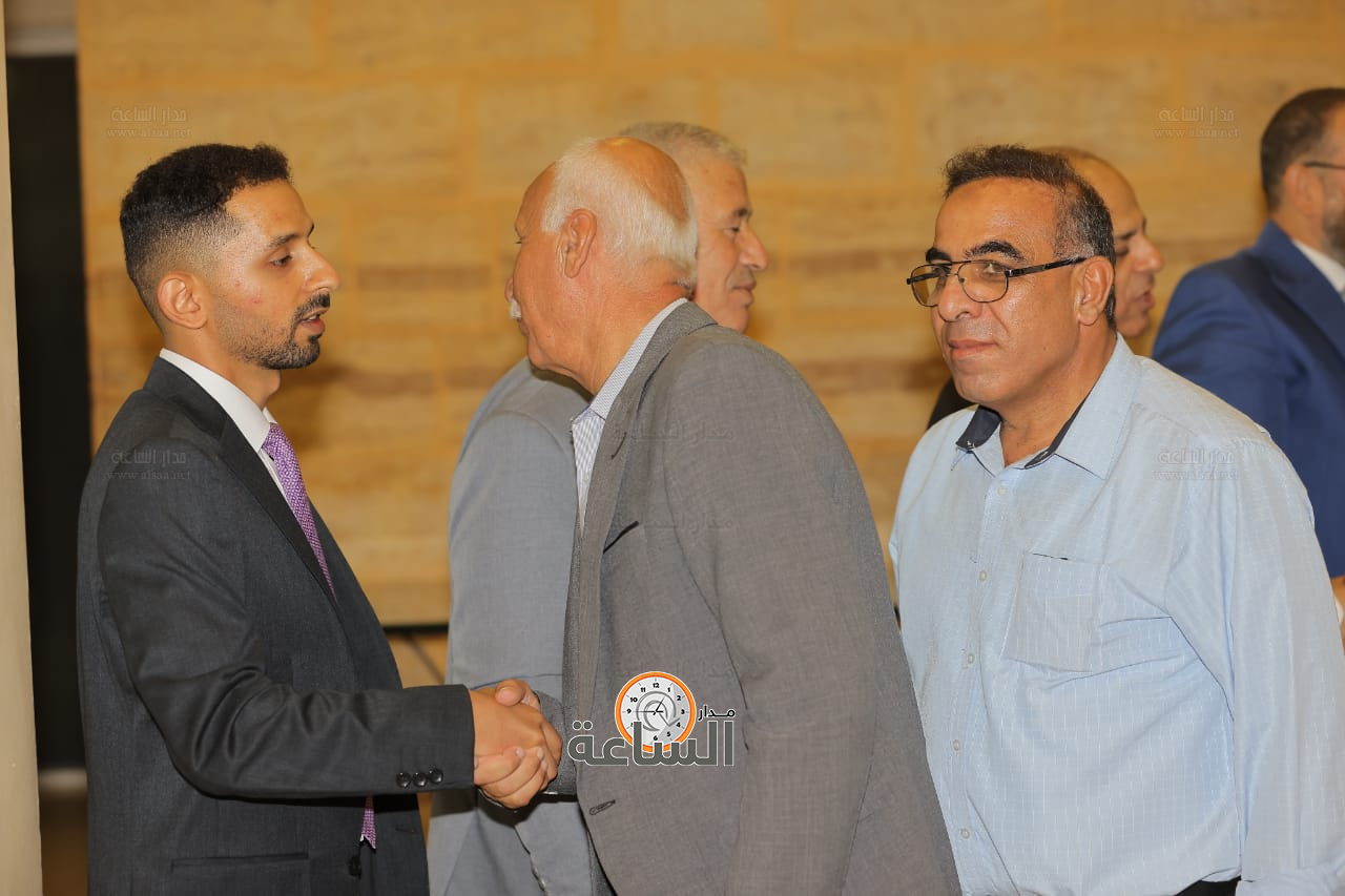 Madar Al-Saa Images 0.994196134893366