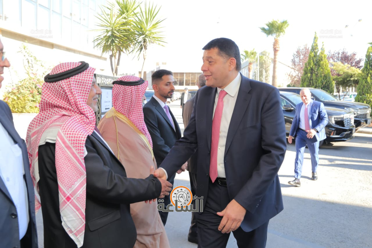 Madar Al-Saa Images 0.9158725336069523