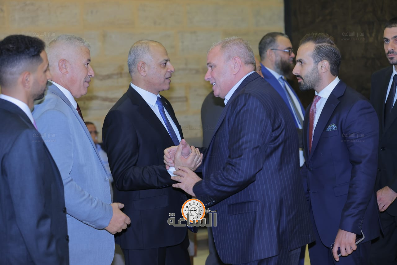 Madar Al-Saa Images 0.011055919956250881