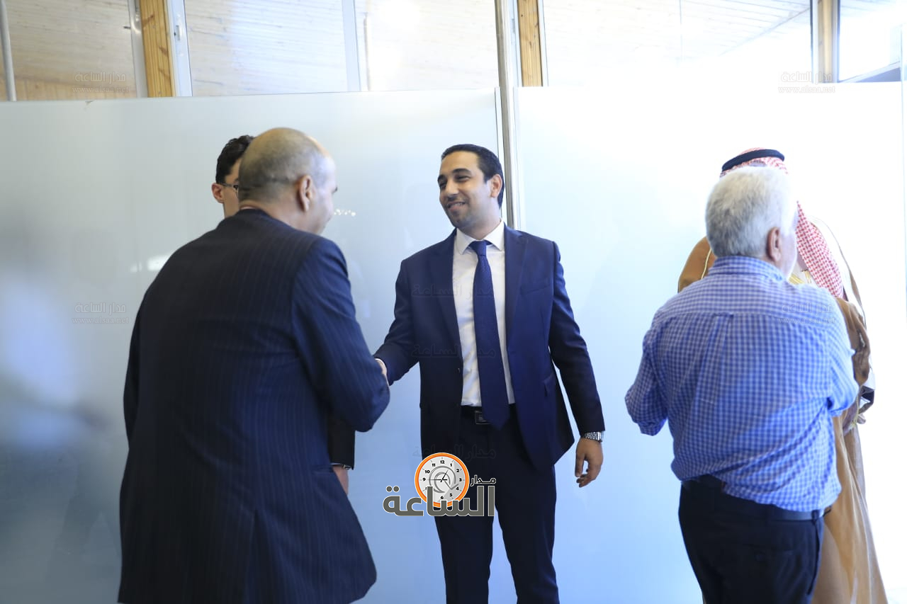 Madar Al-Saa Images 0.02716870391608117